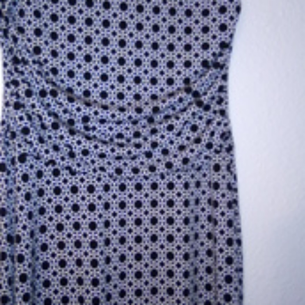 Cap sleeve slimming dress